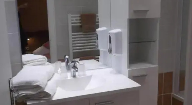 Трёхместный номер Standard с балконом Auberge de la Dranse