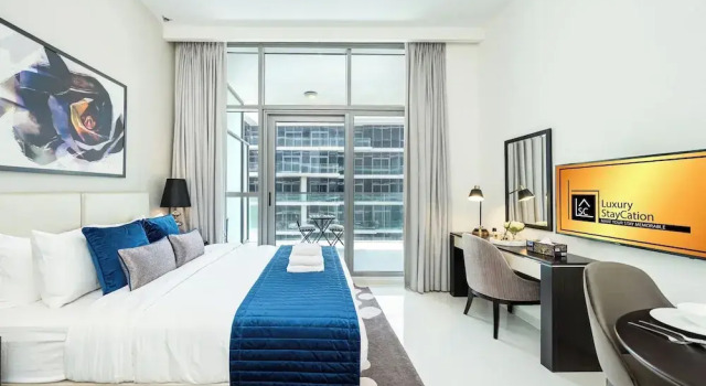 Luxury StayCation - Studio in Damac Hills with Balcony and Golf Views