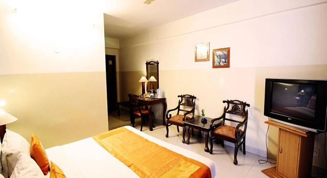 OYO Rooms Railway Station Alwar, Забронировать Отель Отели штата Раджастхана с бассейном, Бассейн