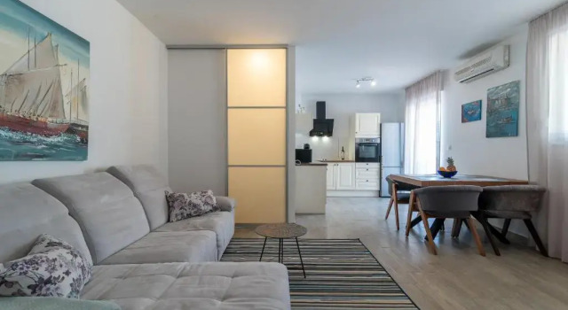 Апартаменты с 2 комнатами с балконом и с видом на море Apartments Liam