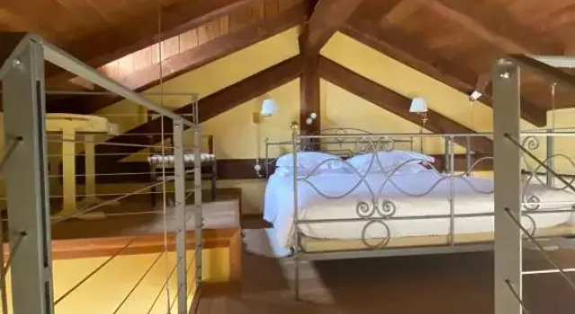 Люкс с балконом Foresteria Conti Roero