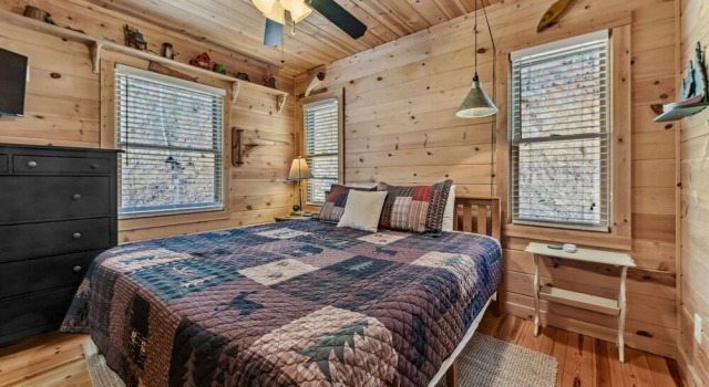 Powdermill Hill Cabin 3 Bedroom Cabin by RedAwning, Забронировать Отель Отели Гатлинберг 3 звезды, 3*