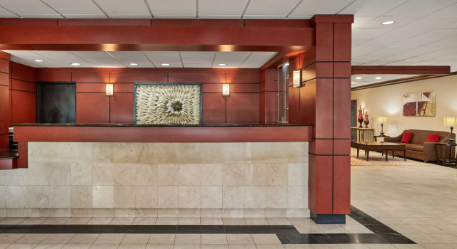Best Western Plus Milwaukee Airport Hotel & Conference Ctr