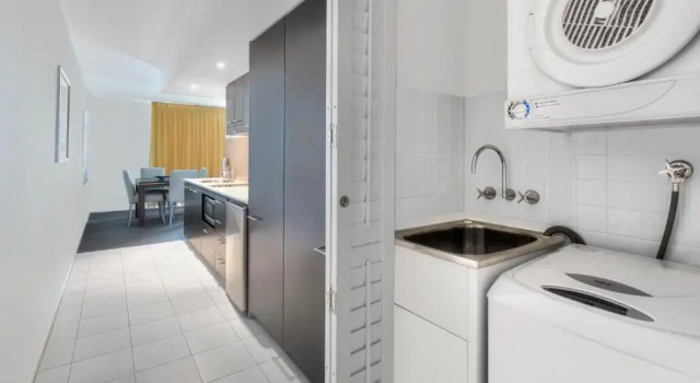 Люкс c 1 комнатой с видом на бассейн Ramada Hotel & Suites by Wyndham Ballina Byron