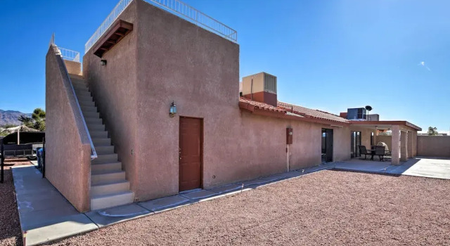Patio, Rooftop Deck & Mtn Views: Lake Havasu Home!, Забронировать Отель Лейк-Хавасу-Сити штат Аризона