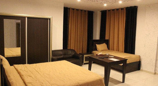 Трёхместный номер Standard Sara Crown Hotel