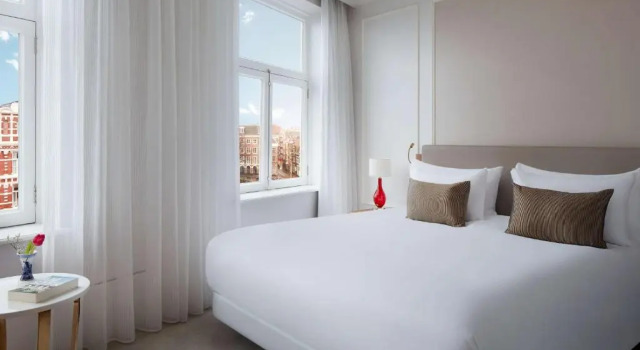 Двухместный номер Deluxe с видом на канал Tivoli Doelen Amsterdam Hotel