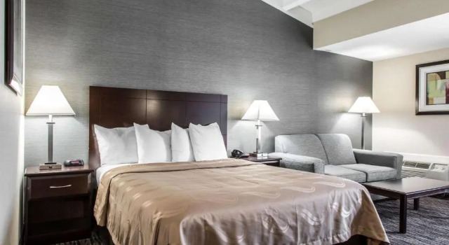 Номер Deluxe Quality Inn & Suites Danbury near University
