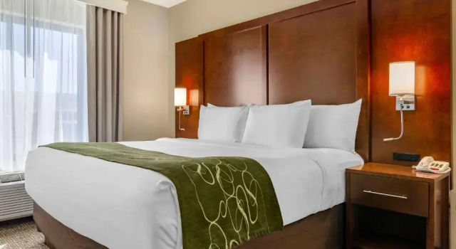 Люкс Comfort Suites Helena Airport