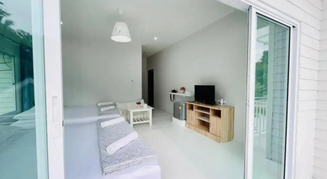 Шестиместный семейный номер Deluxe Thirty Tree Garden House