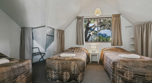 Номер Standard с 2 комнатами с видом на озеро Beach Cabins Merimbula