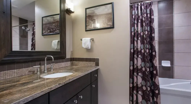 Номер Standard Spacious Village View Townhouse with Fireplace at Parry Peak Lofts townhouse
