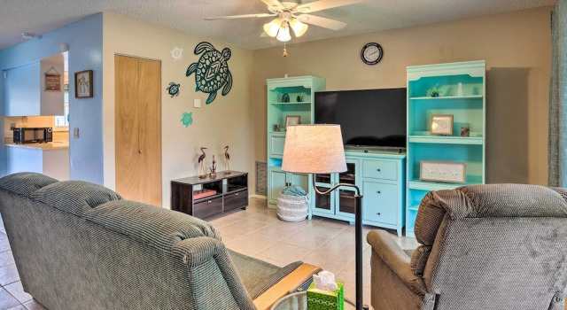 Коттедж с 2 комнатами Port St Lucie Vacation Home w/ Lanai & Pool