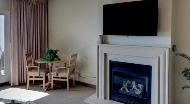 Beach House Inn & Suites, Забронировать Отель Отели Пизмо-Бич с парковкой, рядом с Sans Liege Wines, Парковка