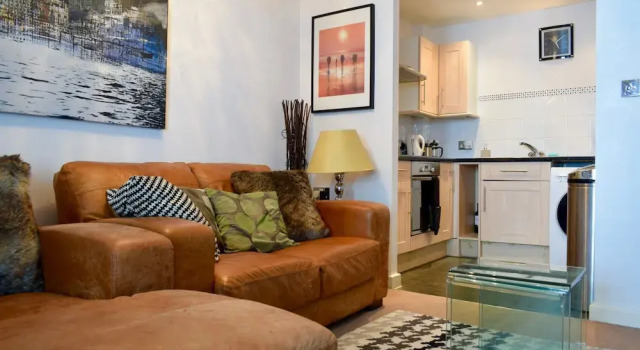 1 Bedroom Apartment Near Tube Station, Varaa Huoneisto Asunnot kohteessa Merseyside, Huoneisto