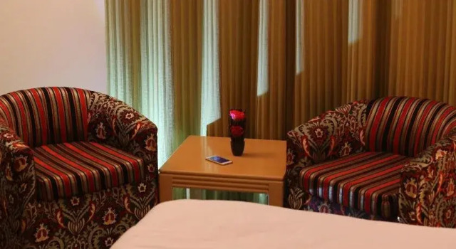 Awal Residence فندق أوال, Rezervovat Hotel Hotely v Capital Governorate s bazénem, Bazén