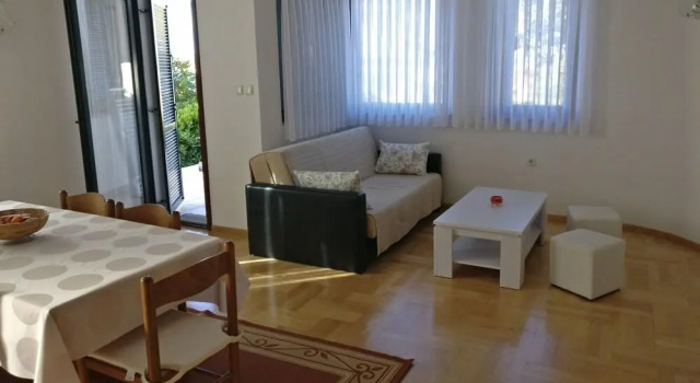 Apartments Čuljak Rab, Prenota Appartamento Hotel a Isole Quarnerine con parcheggio, Parcheggio