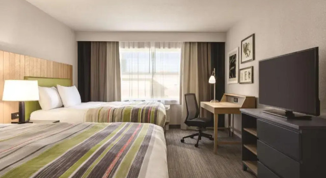 Четырёхместный номер Standard Country Inn & Suites by Radisson, Lubbock Southwest, TX