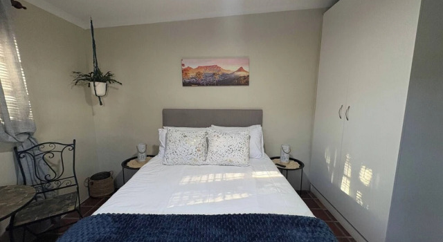 Accommodation at Klein Street-blue, Забронировать Апартаменты/квартира Апартаменты Парл, рядом с Old Rembrandt Shopping Mall, Апартаменты/квартира