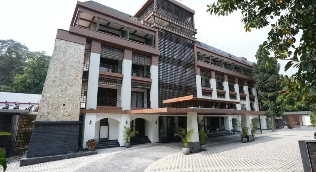 Pleasant Tree Hotels - Luxury Stay Amidst Nature, Book Hotel Hotels in Uttarakhand with a Pool, Swimming Pool
