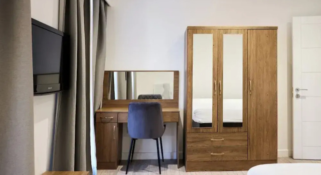Апартаменты Superior Hampton Suites Serviced Apartments