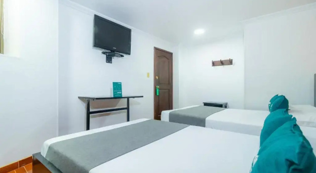 Четырёхместный номер Standard Hotel Ayenda Normandy