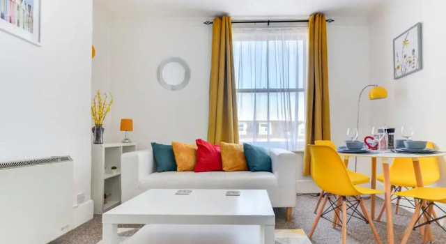 Апартаменты Heene Apartments near Sea by Urban Hazelnut