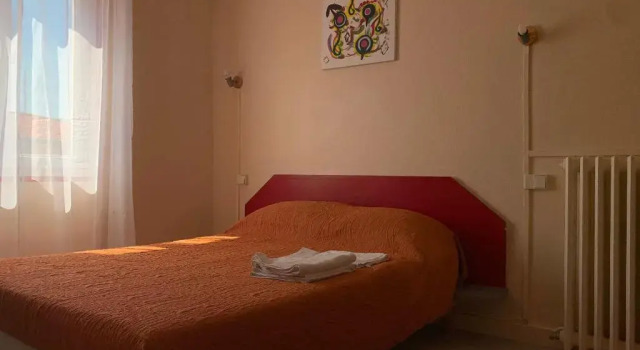 Трёхместный номер Standard Hôtel Les Rosiers