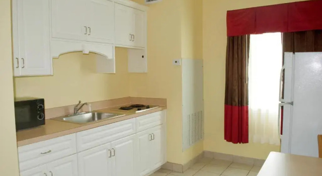 Номер Deluxe Days Inn & Suites by Wyndham Augusta Near Fort Eisenhower