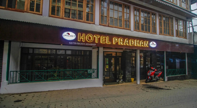 Jagjeet Hotel Pradhan, Забронировать Отель Отели Дарджилинг 3 звезды, рядом с Храм Махакал Мандир, 3*