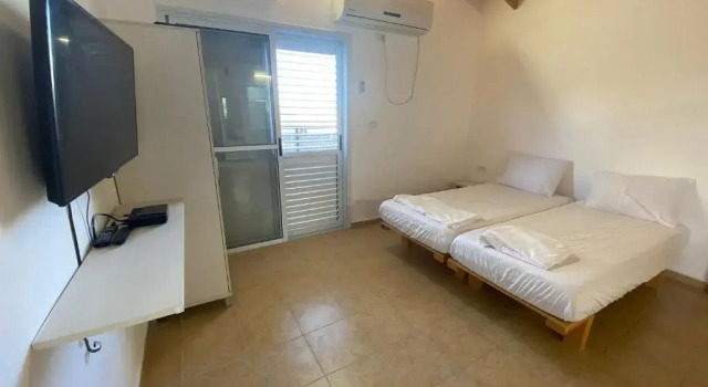 Adi studio, Prenota Hotel Hotel a Arad con piscina, Piscina