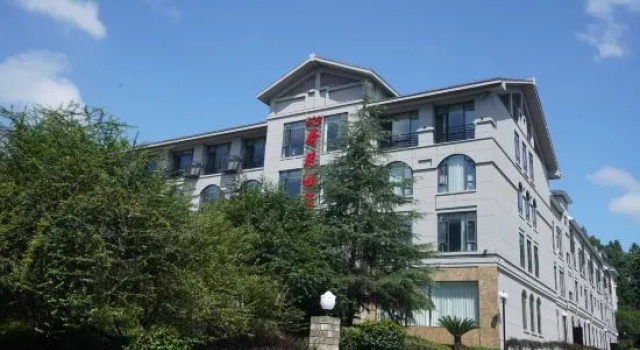 Lotus Hotel