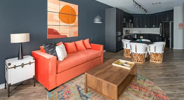 Luxury Uptown Apartments by WanderJaunt, Забронировать Апартаменты/квартира Кемелбэк-Ист 