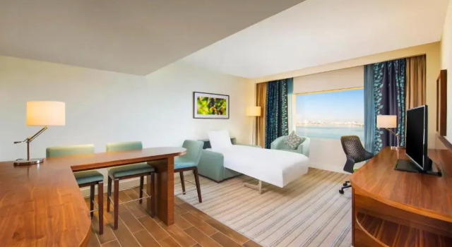 Двухместный люкс c 1 комнатой Hilton Garden Inn Ras Al Khaimah