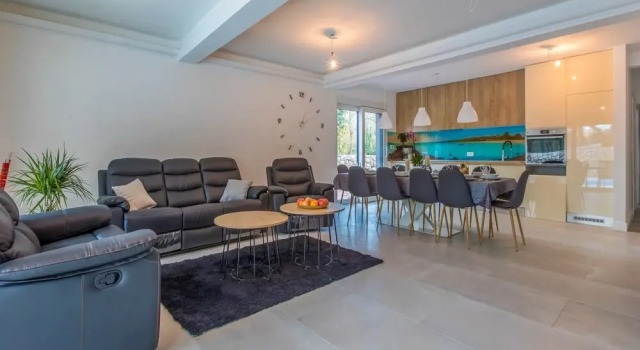 Apartments Mira I, Забронировать Апартаменты/квартира Брибир Приморско-Горанская жупания