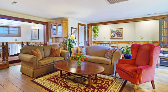 The Babbling Brook Inn, Забронировать Отель Отели Санта-Круз с парковкой, рядом с Торговый комплекс, Парковка