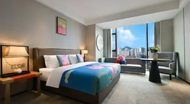 Family Suite Mid-Level Hotel