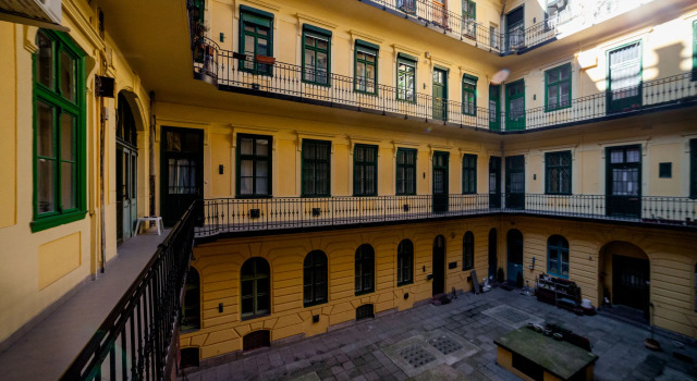 Kadar Apartments
