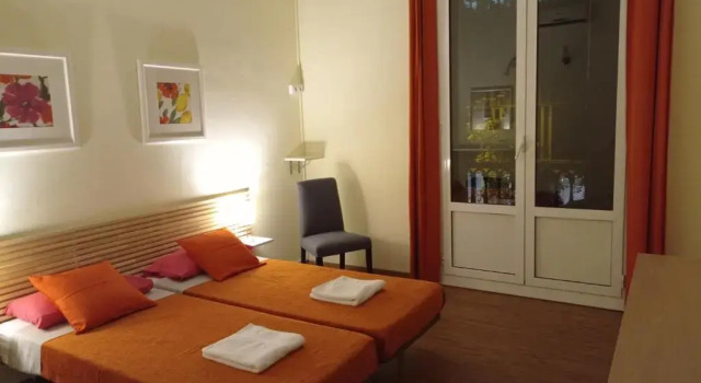 Двухместный номер Standard с балконом Barcelona Central Garden Hostal