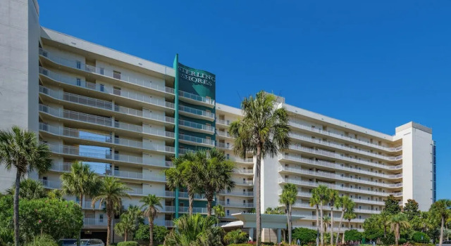 Spacious 2BR Condo w/ Partial Gulf Views, Pool, Across the Street From Beach!, Varaa Huoneisto Destin Emerald Coast