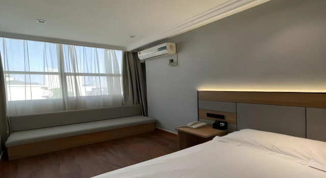 GreenTree Inn Shanghai Hongqiao Hub Convention Center Jinghua Road Shell Hotel