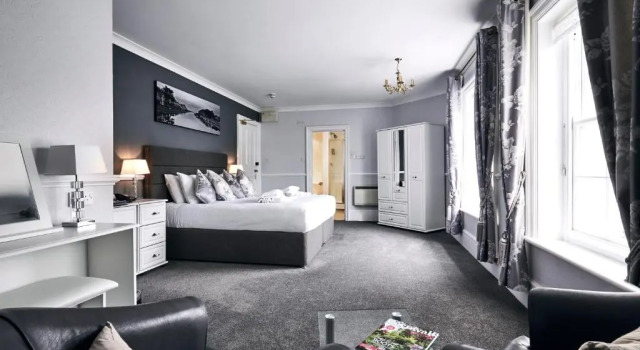 Номер Superior The Falcon Hotel
