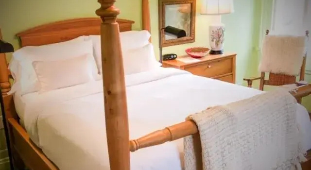 Номер Deluxe Elmwood 1820 Bed & Breakfast Inn