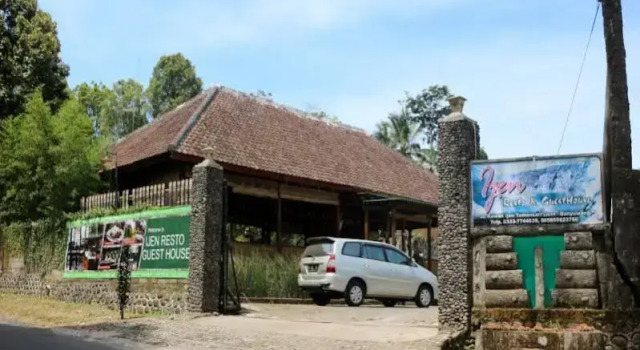 Ijen Resto Banyuwangi Guest House, Boek Pension Hotels in Tamansari met parkeren, Parkeren