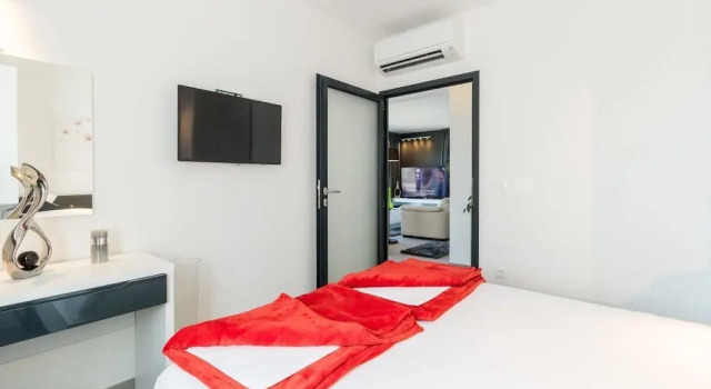 Апартаменты Deluxe с 2 комнатами с балконом и с видом на море Residence Alpha Apartments