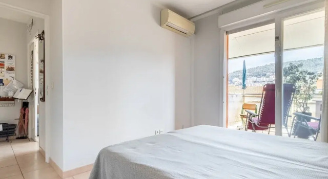 Elegant Holiday Home in Nice with Balcony