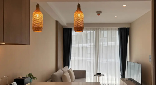Полулюкс Laya Suites and Residences