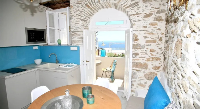 Apartment With one Bedroom in Ano Syros, With Wonderful sea View, Furnished Terrace and Wifi - Near the Beach