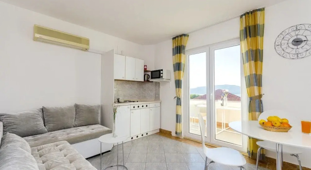 Apartments Punta, Забронировать Апартаменты/квартира Отели Округ-Доний с бассейном, рядом с Частный пляж «Apartmans Juric», Бассейн