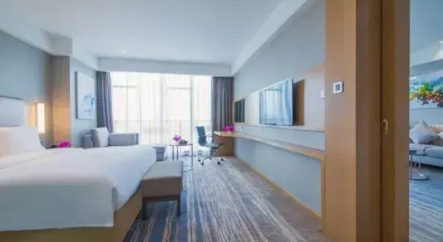 Люкс Business Holiday Inn Express Guian Yungu by IHG